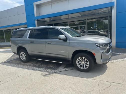 2023 Chevrolet Suburban LT