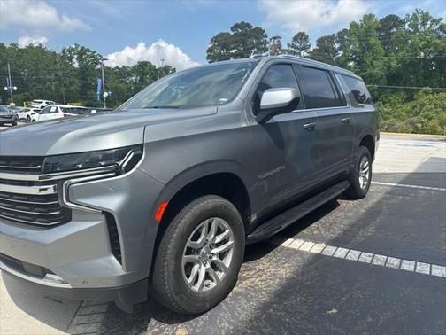 2023 Chevrolet Suburban LT