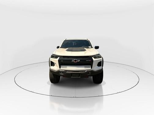 Summit White 2026 Chevrolet Colorado ZR2