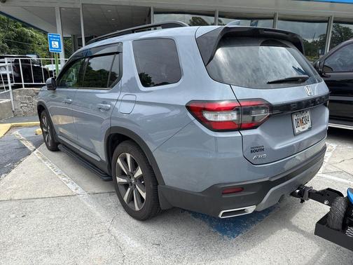 Sonic Gray Pearl 2025 Honda Pilot Elite