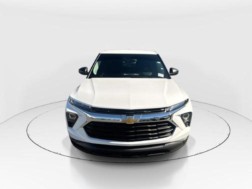 Summit White 2025 Chevrolet Trailblazer LS