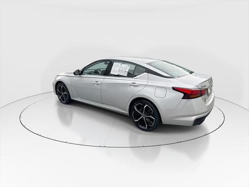 2023 Nissan Altima SR FWD