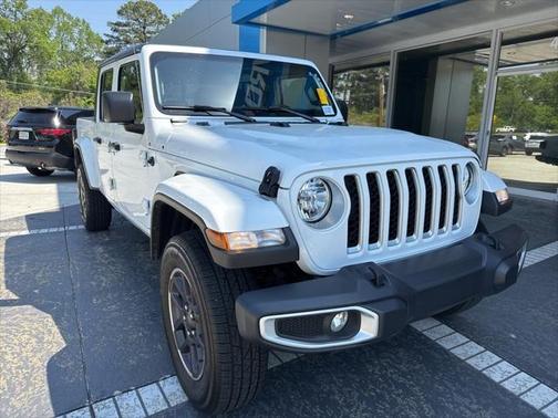 2023 Jeep Gladiator Overland