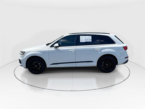 Carrara White 2024 Audi Q7 55 Premium Plus