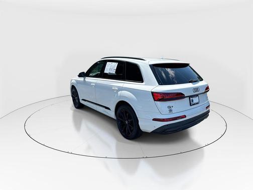 Carrara White 2024 Audi Q7 55 Premium Plus