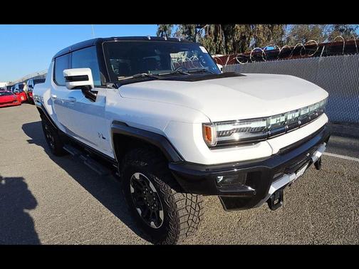 Interstellar White 2025 GMC HUMMER EV Pickup 3X