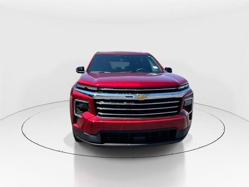 Radiant Red Tintcoat 2026 Chevrolet Traverse LT