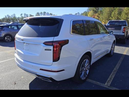 2025 Cadillac XT6 Premium Luxury FWD