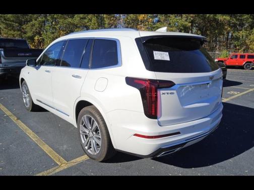 2025 Cadillac XT6 Premium Luxury FWD