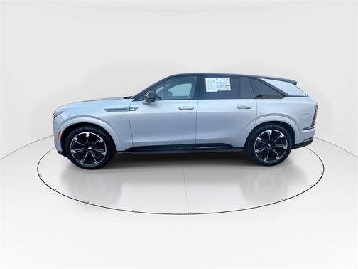 2025 Cadillac Escalade IQ Sport 1