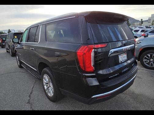 2024 GMC Yukon XL SLT