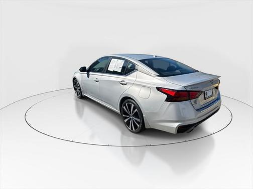 2022 Nissan Altima SR VC-Turbo FWD