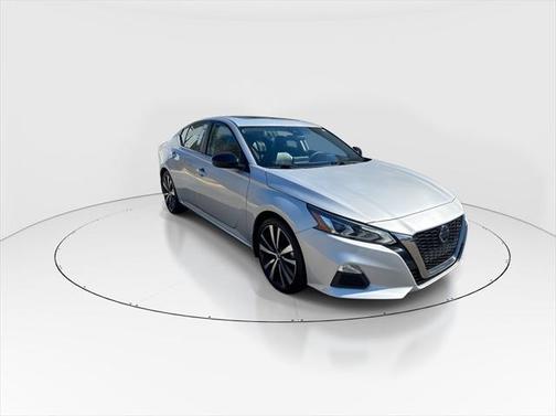 2022 Nissan Altima SR VC-Turbo FWD