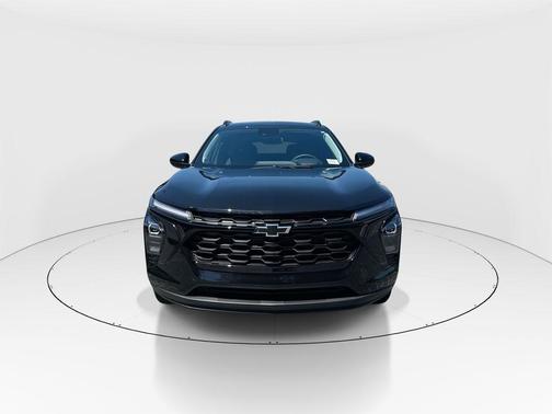 Mosaic Black Metallic 2026 Chevrolet Trax LT