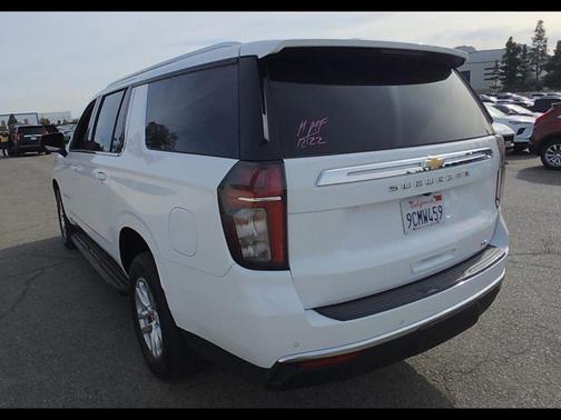 2023 Chevrolet Suburban LT