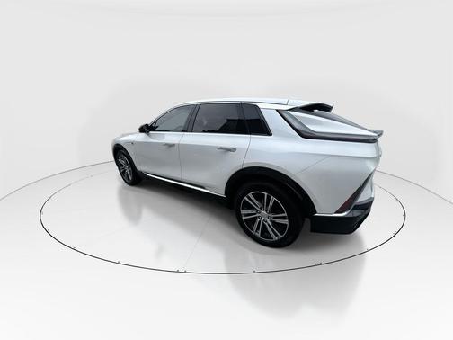 Crystal White Tricoat 2025 Cadillac LYRIQ Luxury