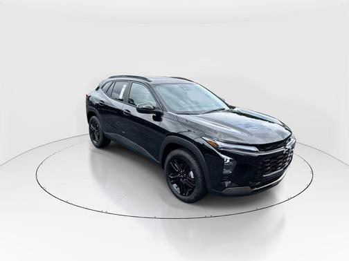 Mosaic Black Metallic 2026 Chevrolet Trax FWD ACTIV