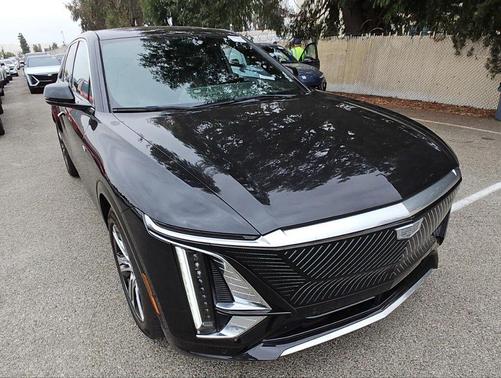 Stellar Black Metallic 2024 Cadillac LYRIQ Luxury
