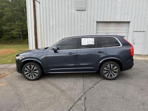 2022 Volvo XC90 T5 Momentum