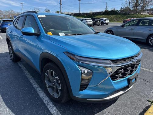 2025 Chevrolet Trax LT