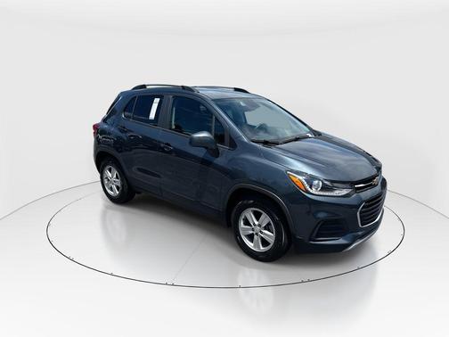 Shadow Gray Metallic 2022 Chevrolet Trax LT