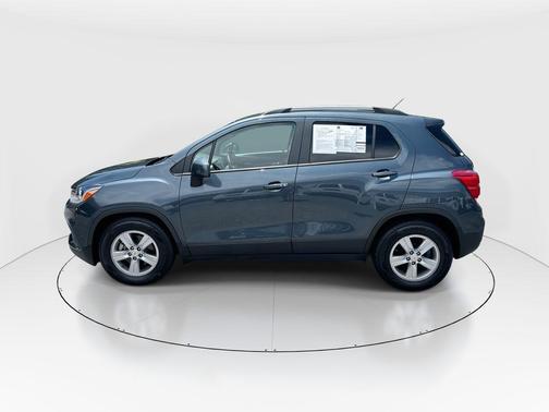 Shadow Gray Metallic 2022 Chevrolet Trax LT