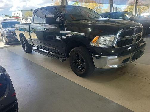 2019 RAM 1500 SLT