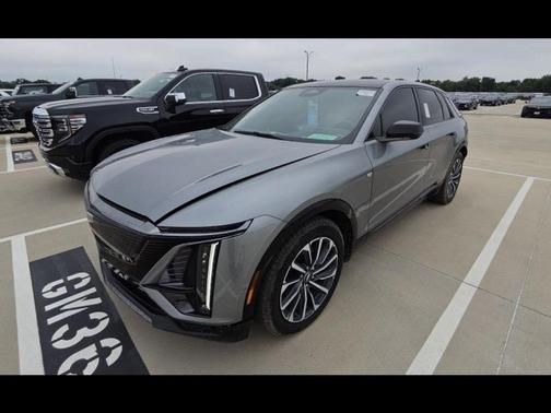 Argent Silver Metallic 2024 Cadillac LYRIQ Sport