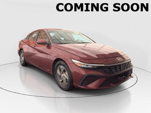 2024 Hyundai ELANTRA SE
