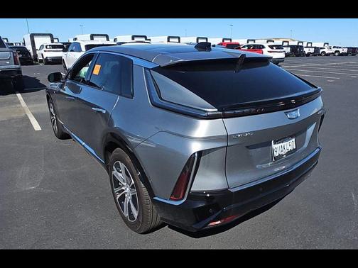 Argent Silver Metallic 2025 Cadillac LYRIQ Luxury