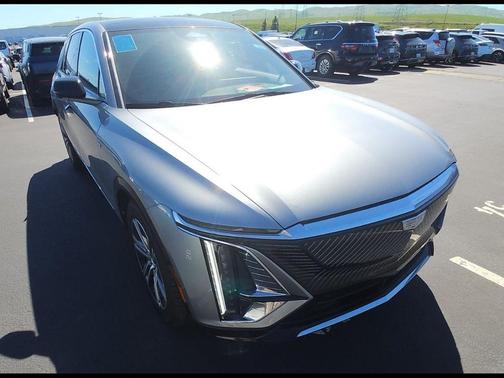Argent Silver Metallic 2025 Cadillac LYRIQ Luxury