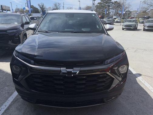 Mosaic Black Metallic 2025 Chevrolet Trailblazer ACTIV
