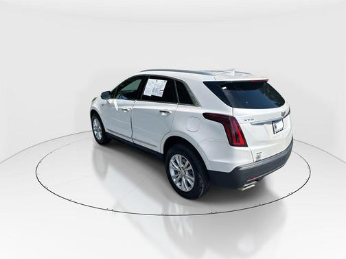 Crystal White Tricoat 2023 Cadillac XT5 Luxury