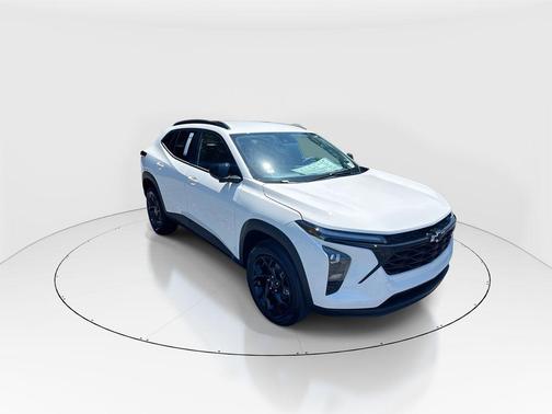 Summit White 2026 Chevrolet Trax LT