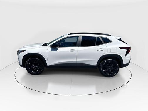 Summit White 2026 Chevrolet Trax LT