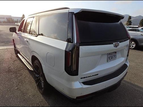 Crystal White Tricoat 2023 Cadillac Escalade ESV Sport