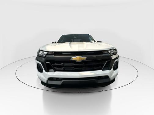 Summit White 2026 Chevrolet Colorado LT