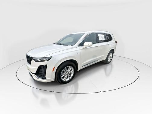 2023 Cadillac XT6 Luxury FWD