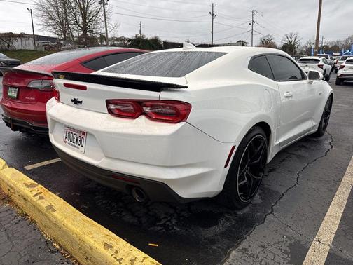 2022 Chevrolet Camaro RWD Coupe LT1