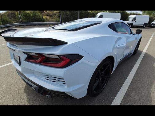 Ceramic Matrix Gray Metallic 2024 Chevrolet Corvette E-Ray RWD Coupe 3LZ