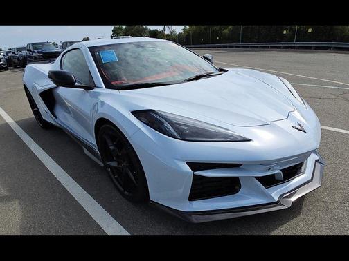 Ceramic Matrix Gray Metallic 2024 Chevrolet Corvette E-Ray RWD Coupe 3LZ