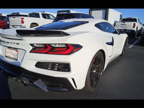 Arctic White 2024 Chevrolet Corvette Z06