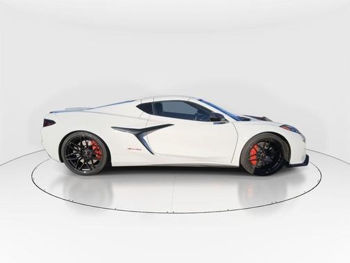 Arctic White 2024 Chevrolet Corvette Z06