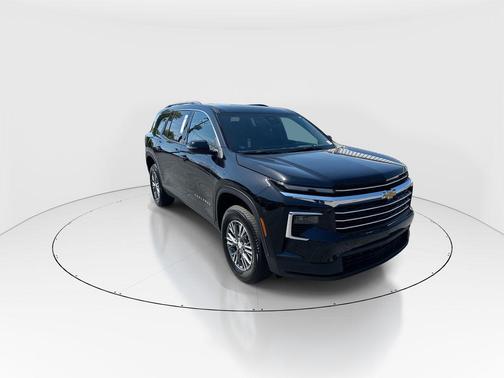 Mosaic Black Metallic 2026 Chevrolet Traverse LT