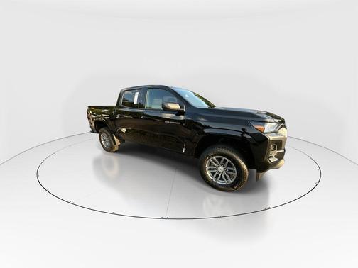 Black 2026 Chevrolet Colorado LT