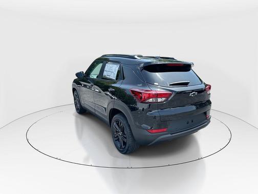 Mosaic Black Metallic 2026 Chevrolet Trailblazer LT