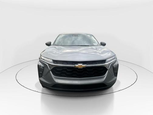 Sterling Gray Metallic 2026 Chevrolet Trax LS