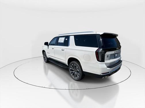 2025 Chevrolet Suburban 4WD High Country