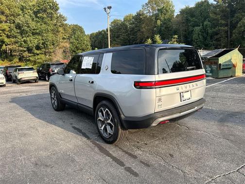 2024 Rivian R1S Adventure