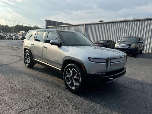 2024 Rivian R1S Adventure